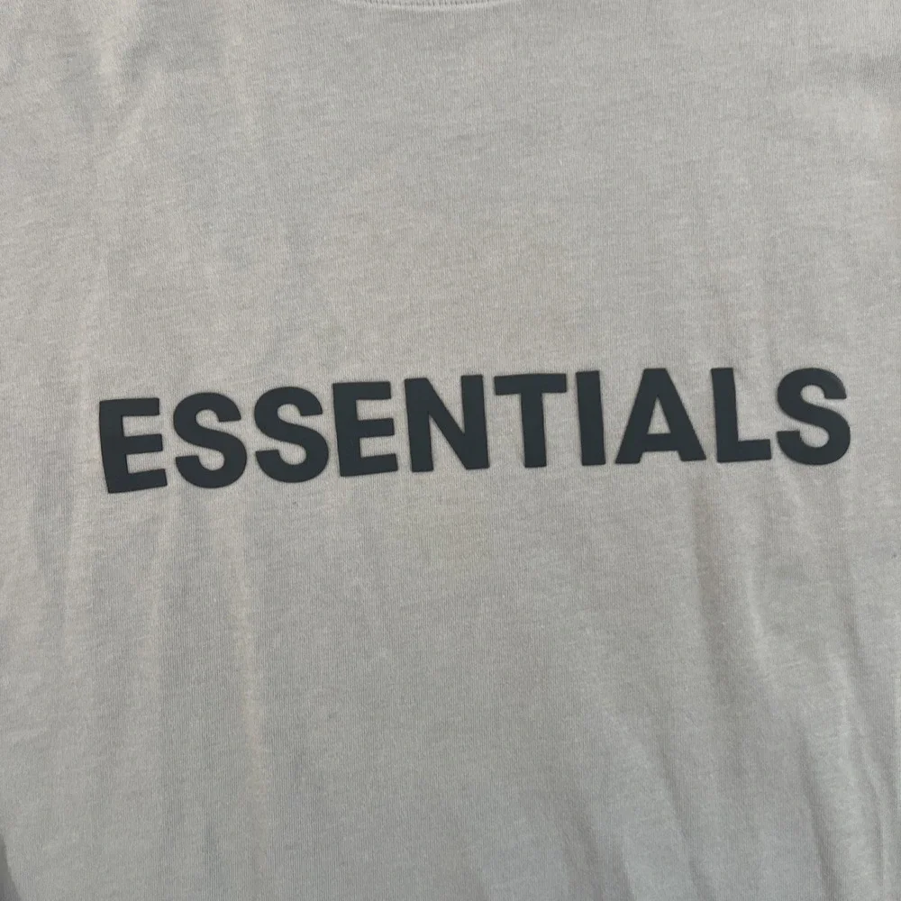 AUTH FOG Fear Of God Essentials Grey Long Sleeve T-Shirt Men XL X Large - Picture 2 of 5